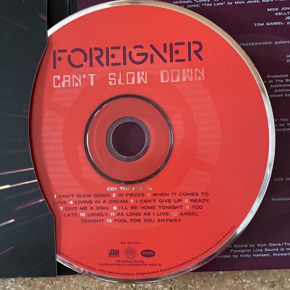 Foreigner Tshirt & CD/DVDLong Way From Home Tour 2009 Large.Like new - Picture 11 of 12